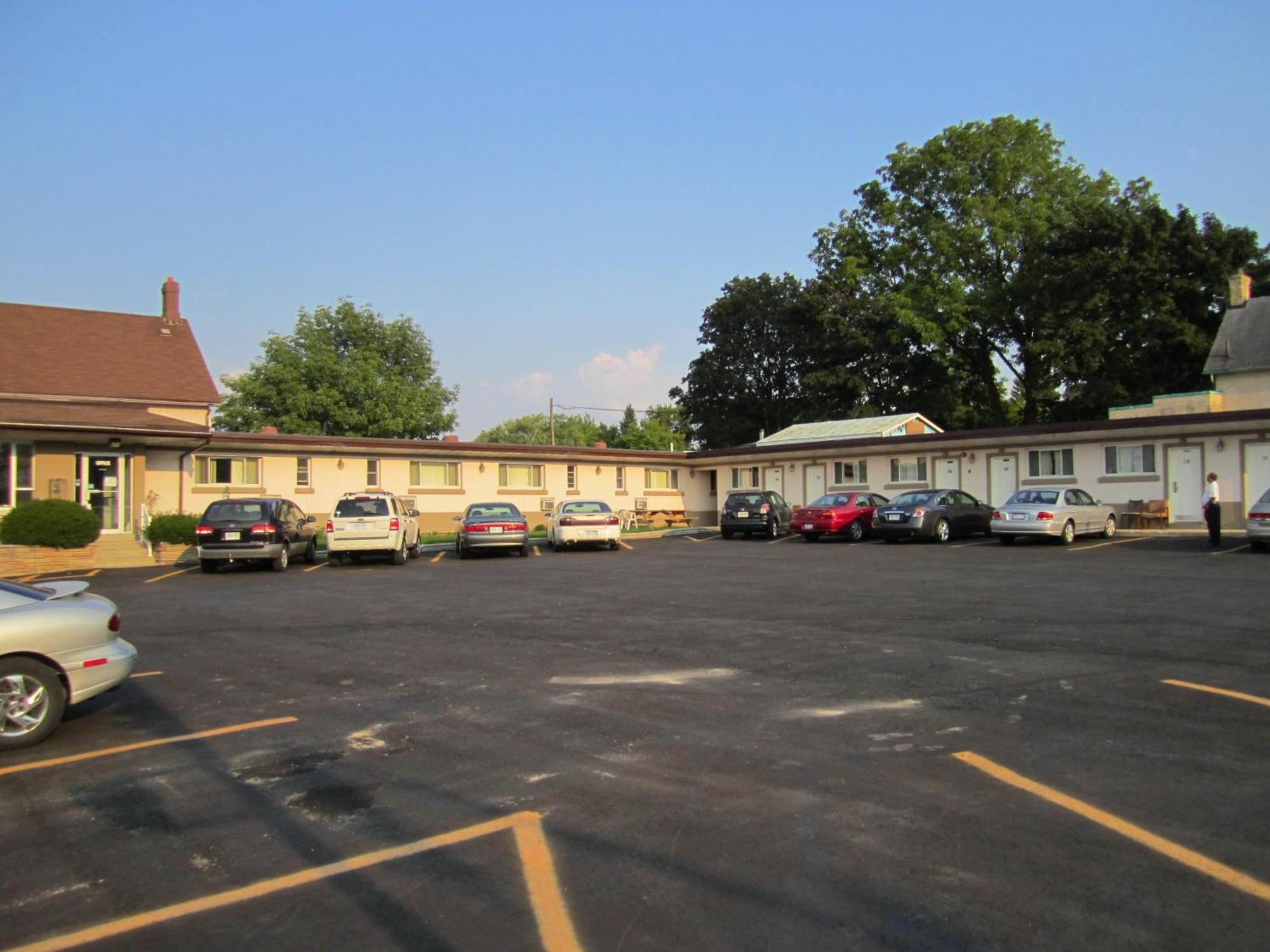 Canadiana Motel Hanover Exterior foto
