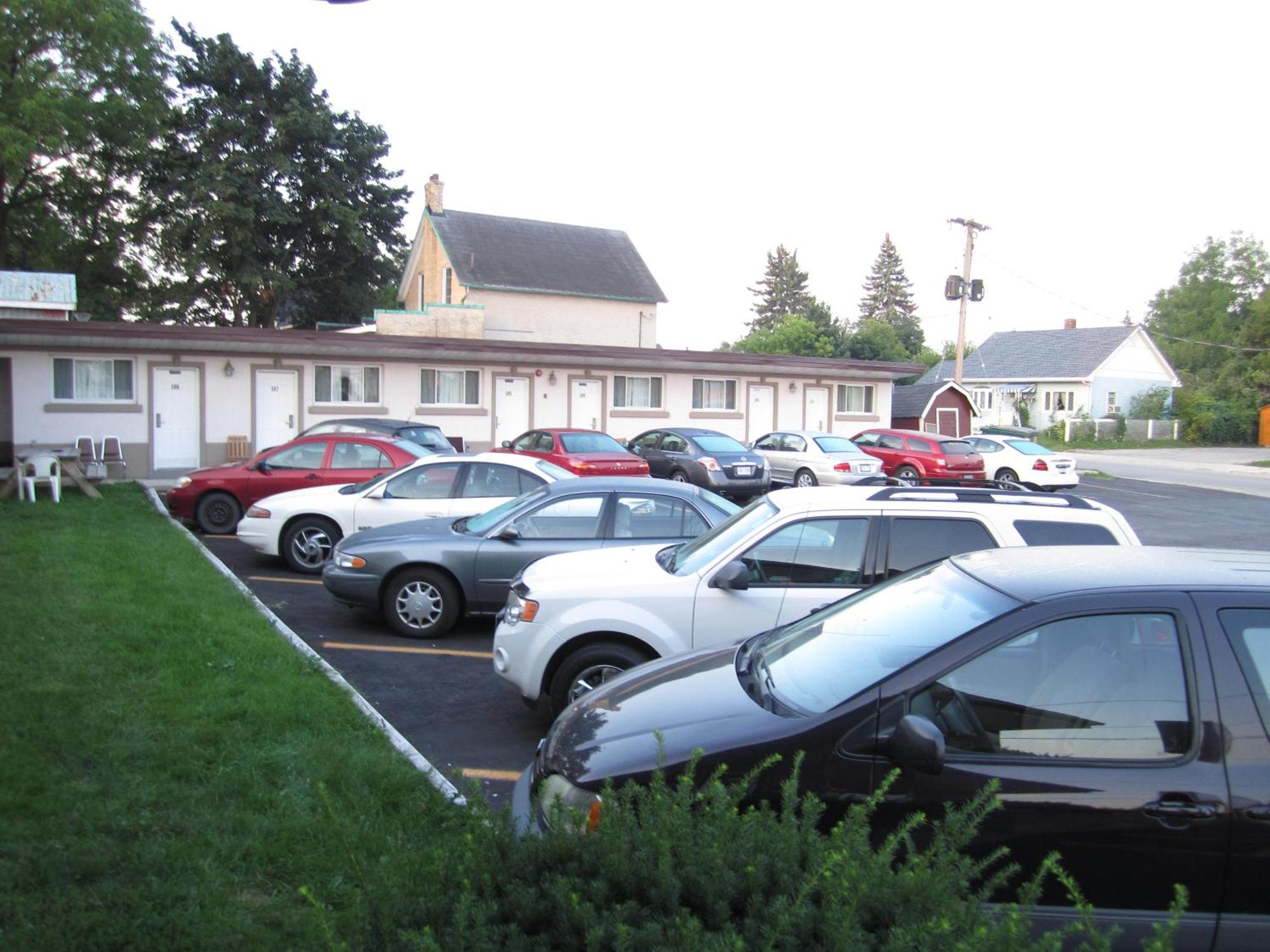 Canadiana Motel Hanover Exterior foto